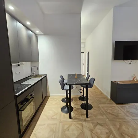 Maison Farini, By Short Holidays